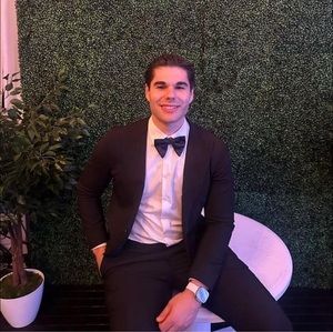 Meet your Posher, Jonathan